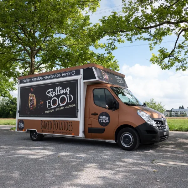 Professioneller Foodtruck komplett ausgebaut nur 17000 km